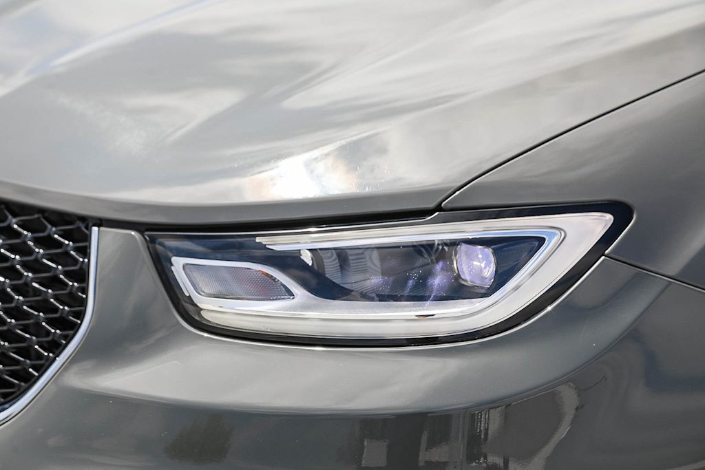 Thumbnail: 2023 Chrysler Pacifica - 18