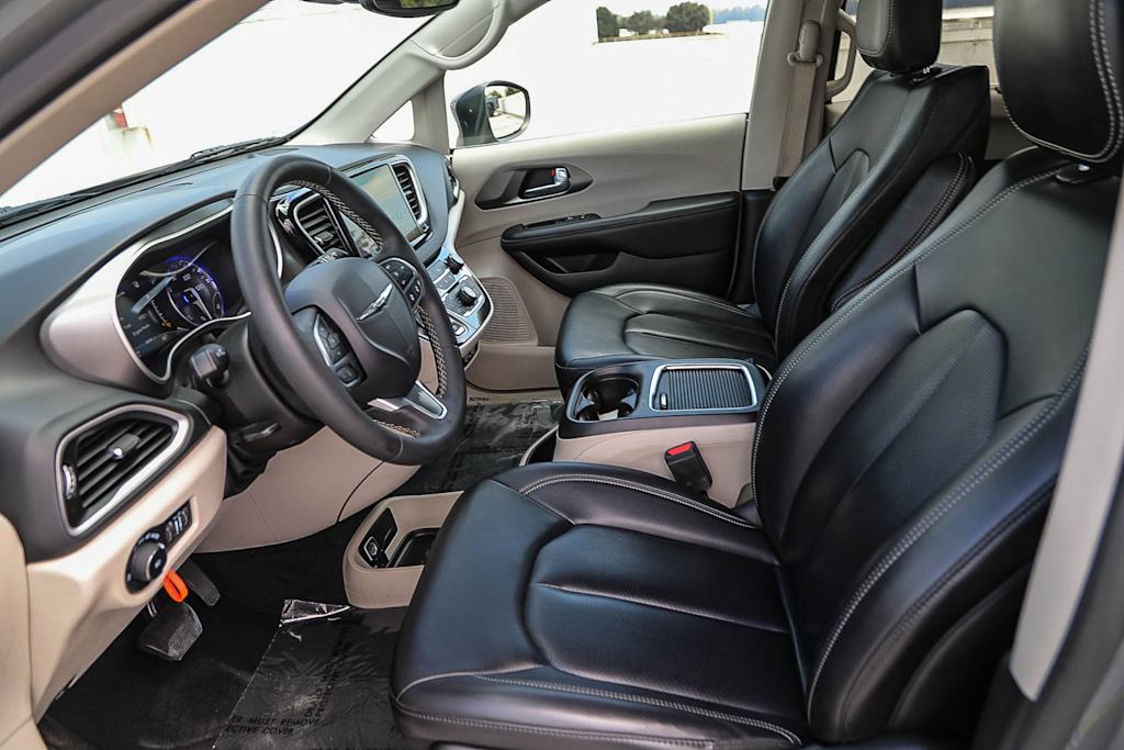 Thumbnail: 2023 Chrysler Pacifica - 10