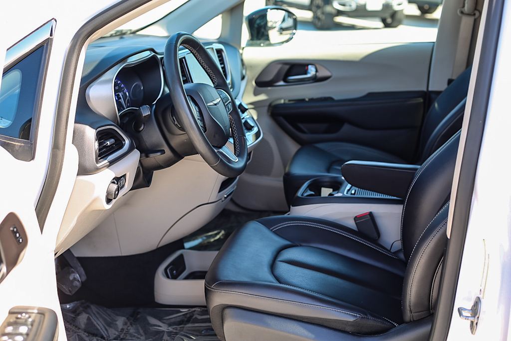 Thumbnail: 2024 Chrysler Pacifica - 10