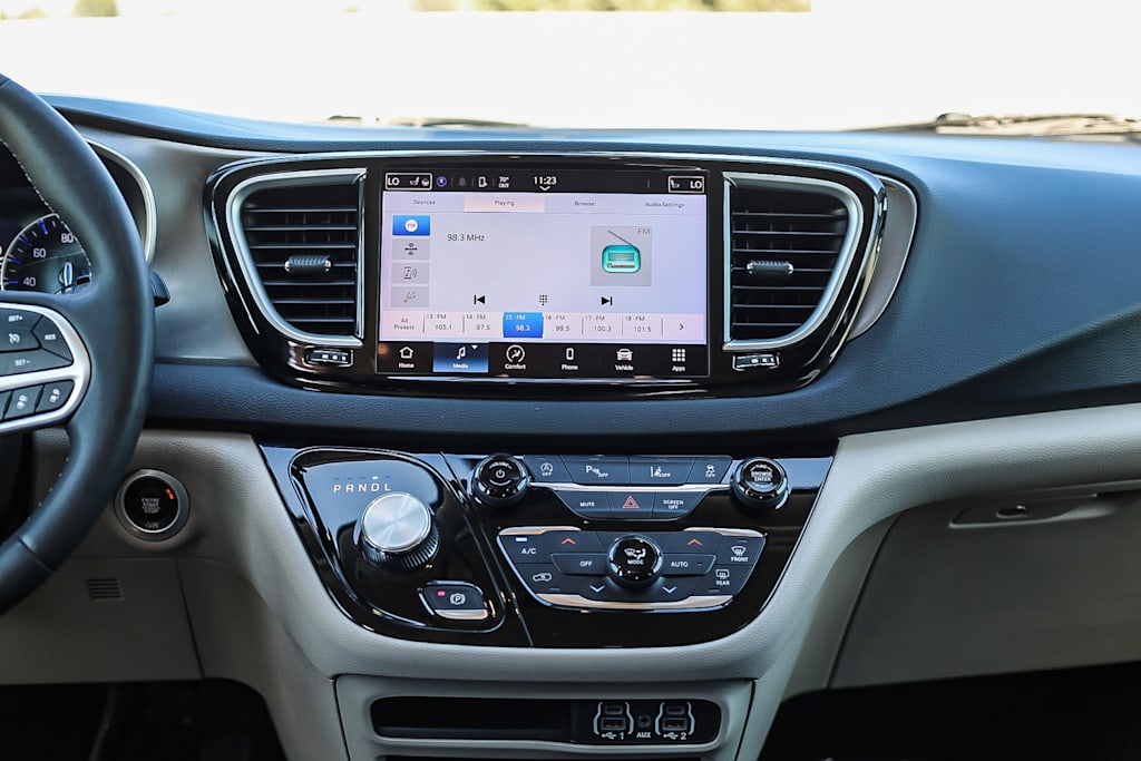 Thumbnail: 2024 Chrysler Pacifica - 12