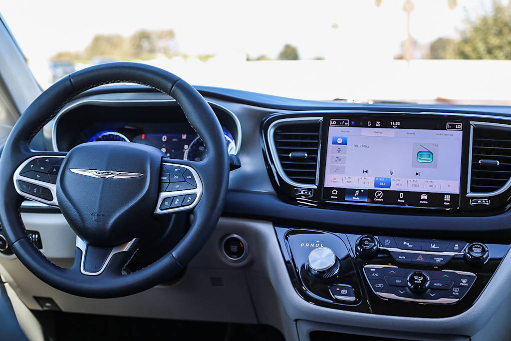 Thumbnail: 2024 Chrysler Pacifica - 2