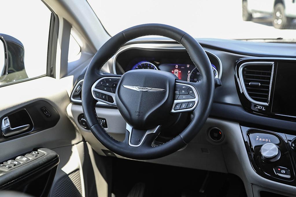 Thumbnail: 2022 Chrysler Pacifica - 2