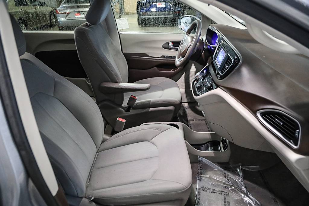 Thumbnail: 2019 Chrysler Pacifica - 7