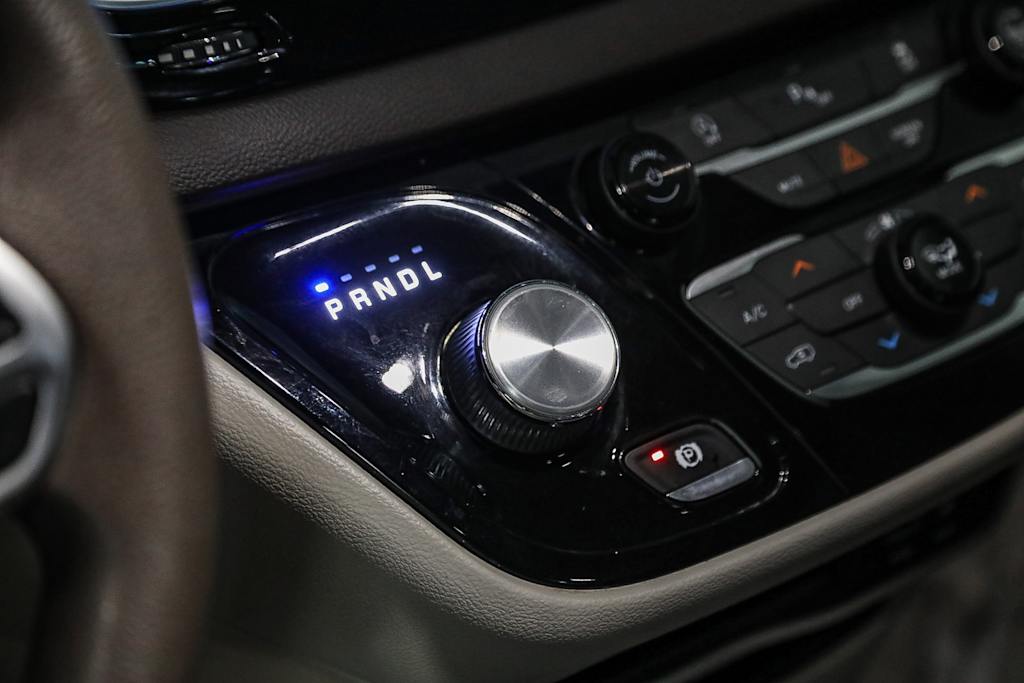 Thumbnail: 2019 Chrysler Pacifica - 19