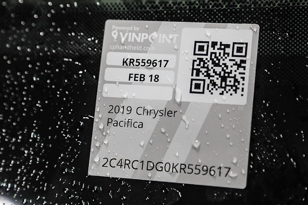 Thumbnail: 2019 Chrysler Pacifica - 12