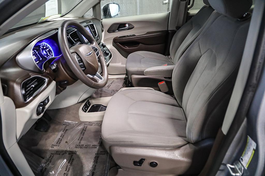 Thumbnail: 2019 Chrysler Pacifica - 8