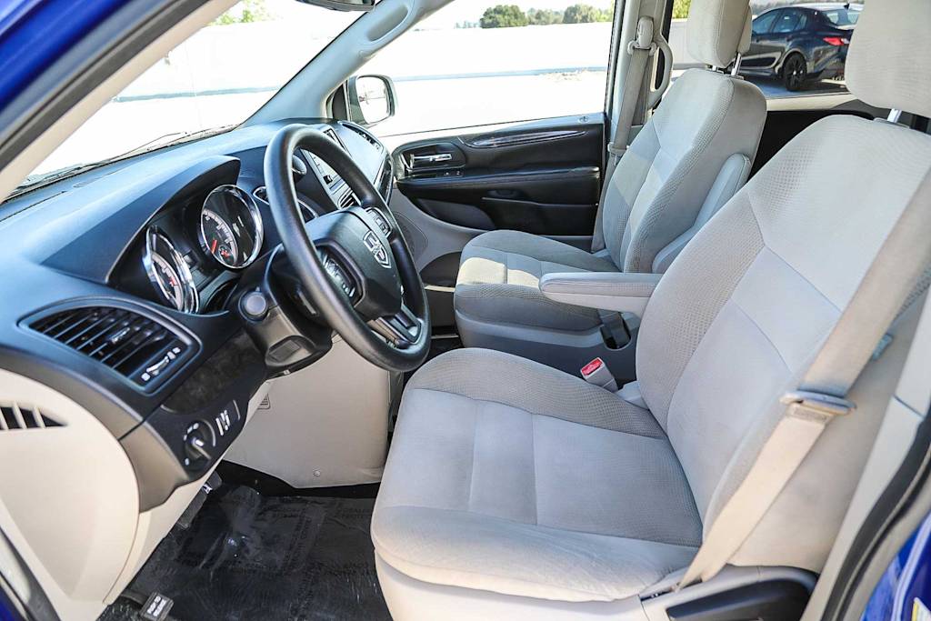 Thumbnail: 2019 Dodge Grand Caravan - 10