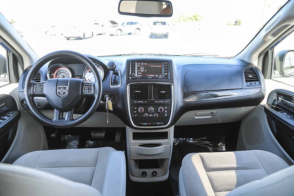 Thumbnail: 2019 Dodge Grand Caravan - 2