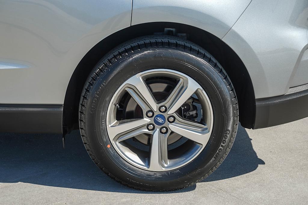 Thumbnail: 2020 Ford Edge - 22