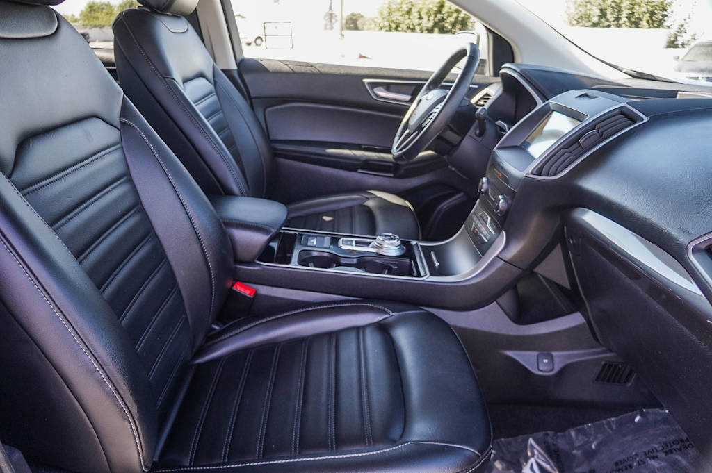 Thumbnail: 2020 Ford Edge - 10