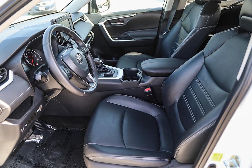 Thumbnail: 2022 Toyota RAV4 - 10