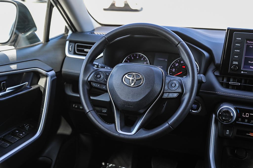 Thumbnail: 2022 Toyota RAV4 - 12