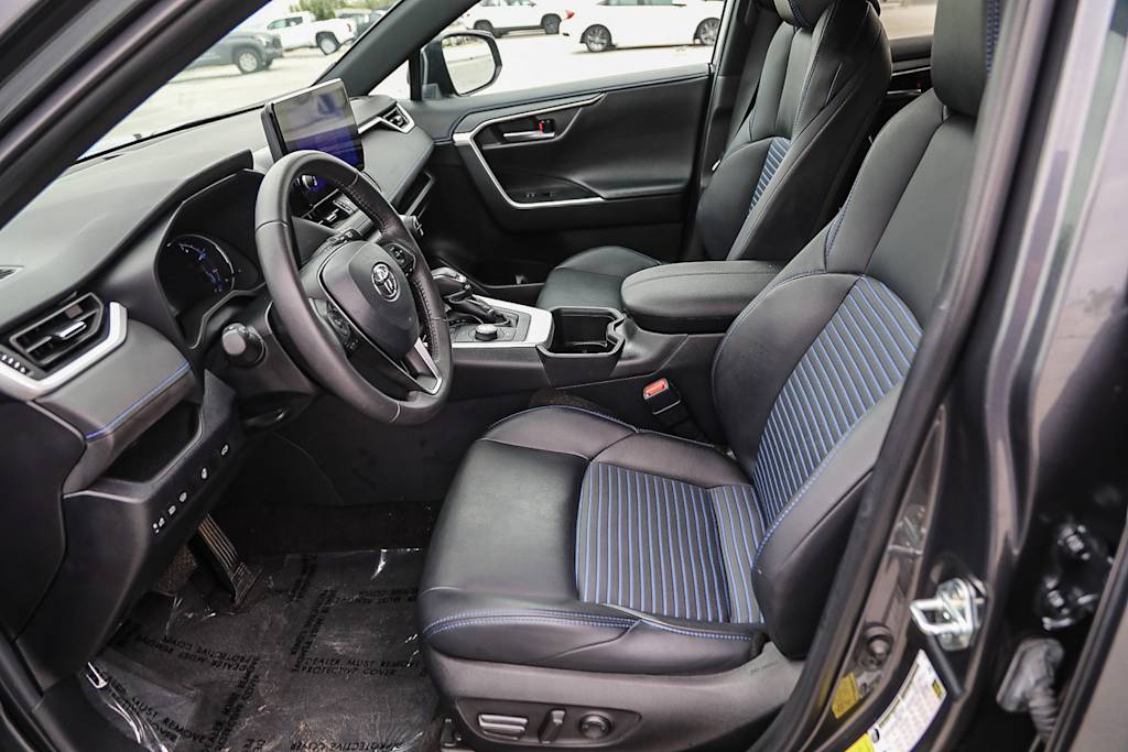 Thumbnail: 2023 Toyota RAV4 - 9