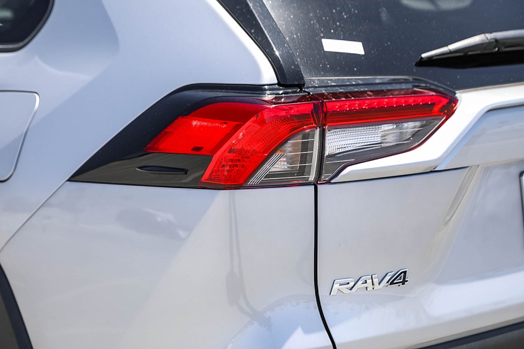 Thumbnail: 2025 Toyota RAV4 - 18