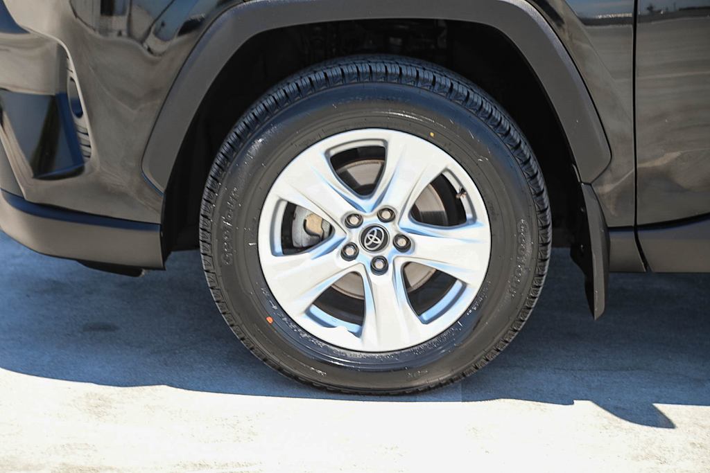 Thumbnail: 2020 Toyota RAV4 - 6