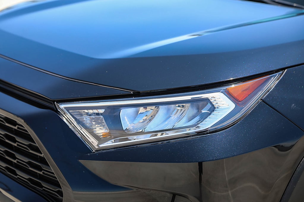 Thumbnail: 2020 Toyota RAV4 - 18