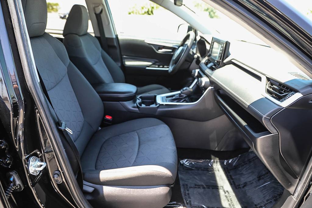 Thumbnail: 2020 Toyota RAV4 - 8
