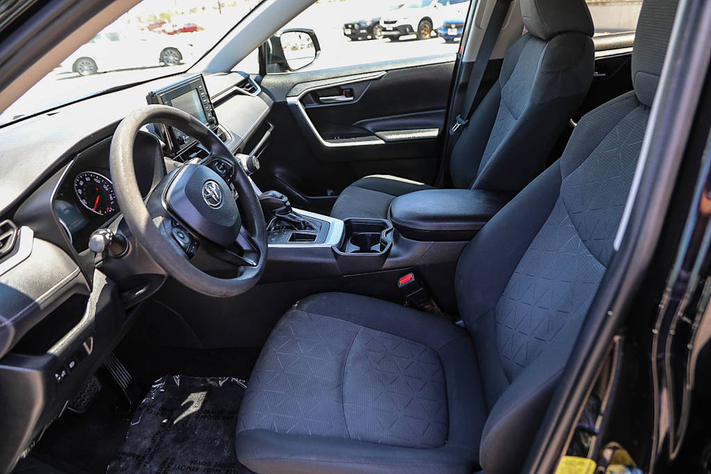 Thumbnail: 2020 Toyota RAV4 - 9