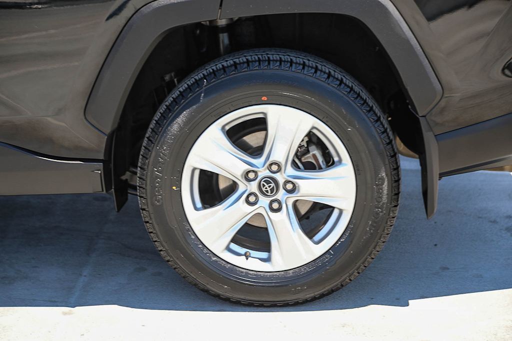 Thumbnail: 2020 Toyota RAV4 - 20
