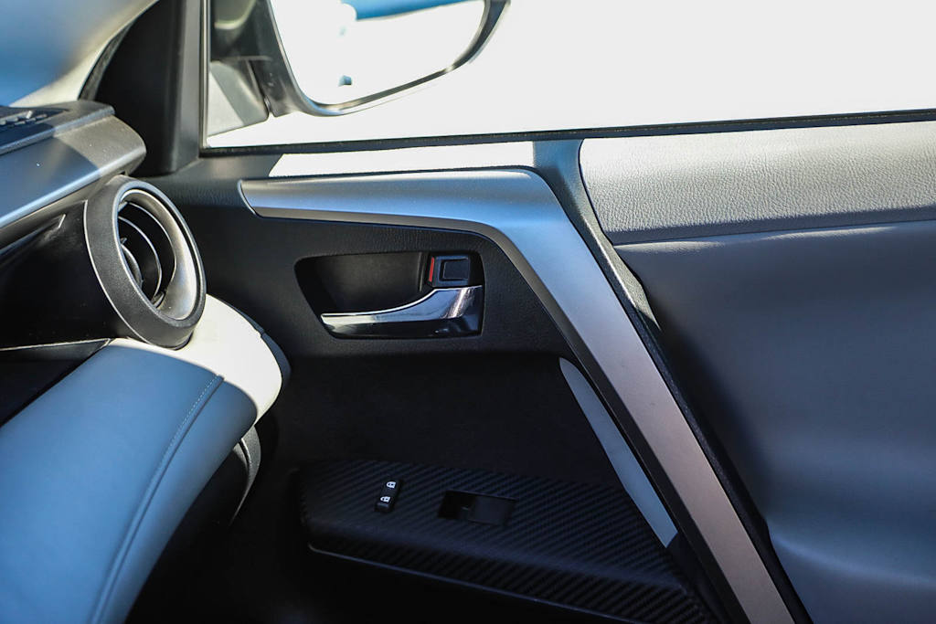 Thumbnail: 2013 Toyota RAV4 - 24