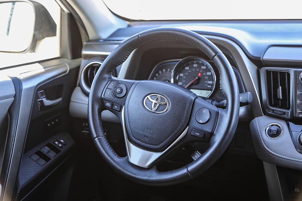 Thumbnail: 2013 Toyota RAV4 - 12