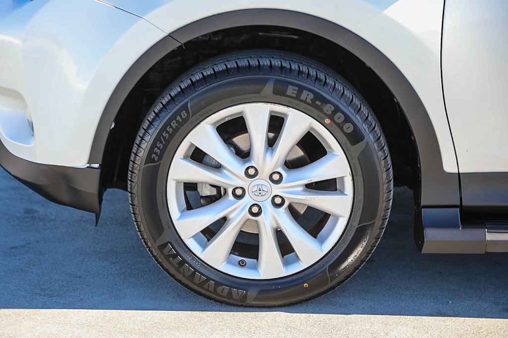 Thumbnail: 2013 Toyota RAV4 - 6