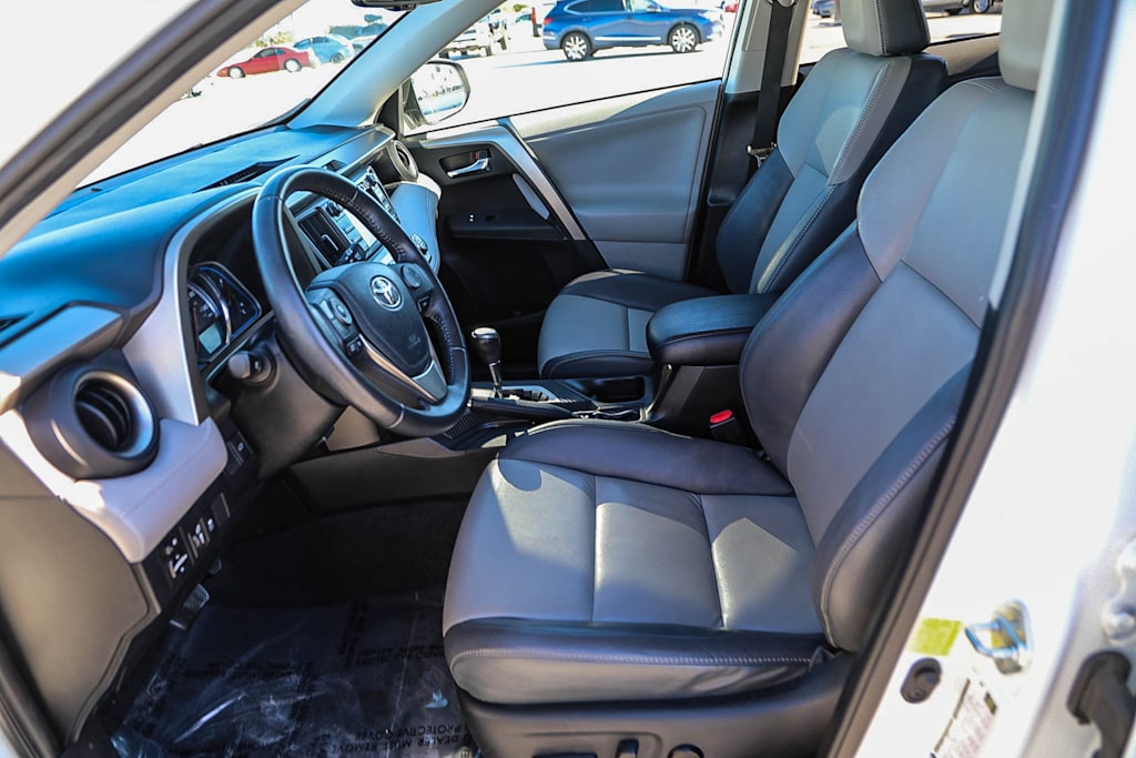 Thumbnail: 2013 Toyota RAV4 - 10