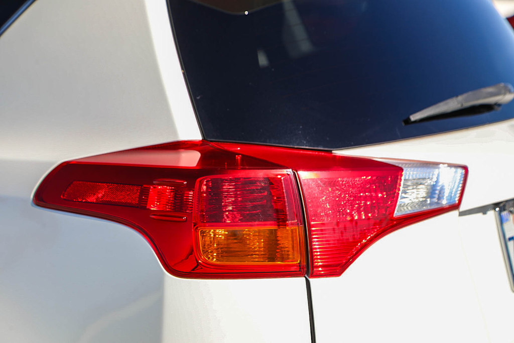 Thumbnail: 2013 Toyota RAV4 - 21