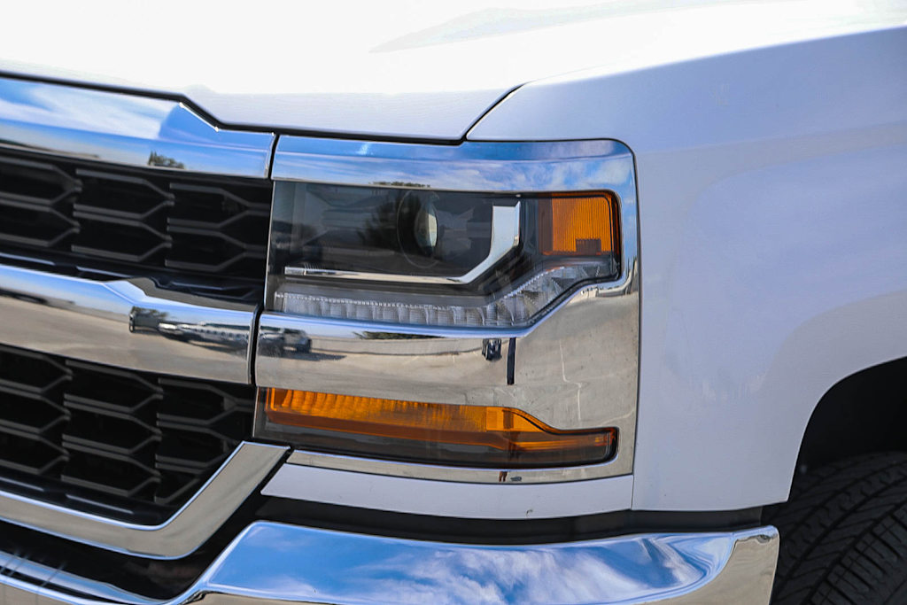 Thumbnail: 2018 Chevrolet Silverado 1500 - 17