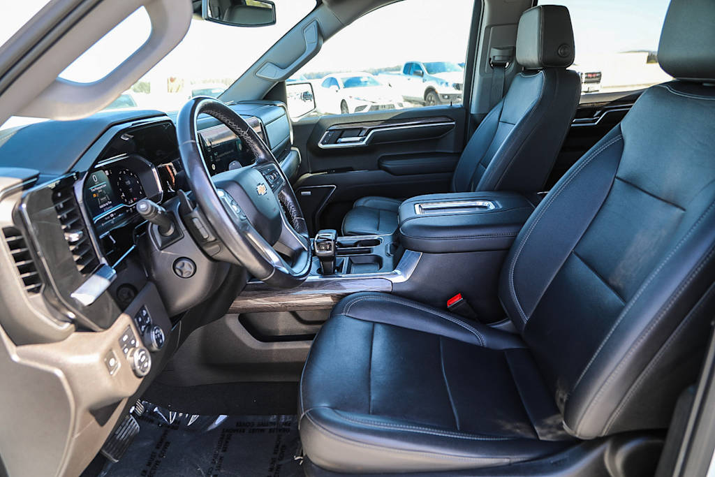 Thumbnail: 2022 Chevrolet Silverado 1500 - 10