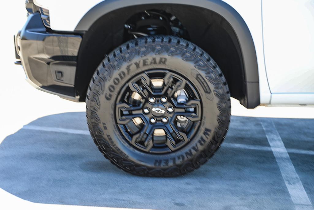 Thumbnail: 2025 Chevrolet Silverado 1500 - 7