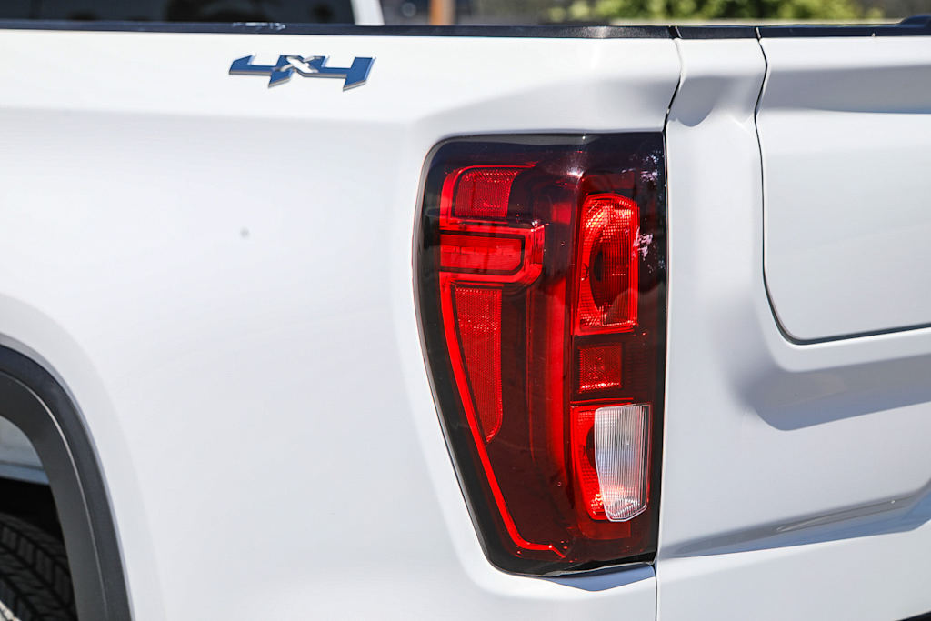 Thumbnail: 2024 GMC Sierra 1500 - 18