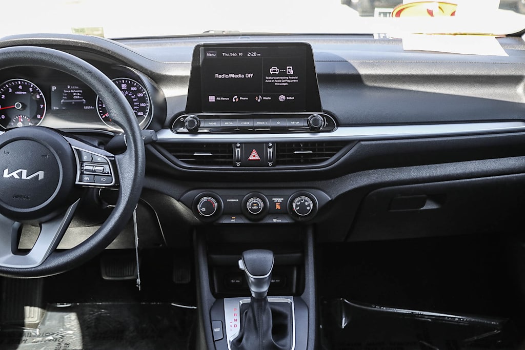 Thumbnail: 2023 Kia Forte - 8