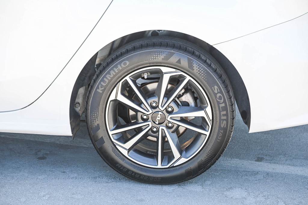 Thumbnail: 2023 Kia Forte - 21