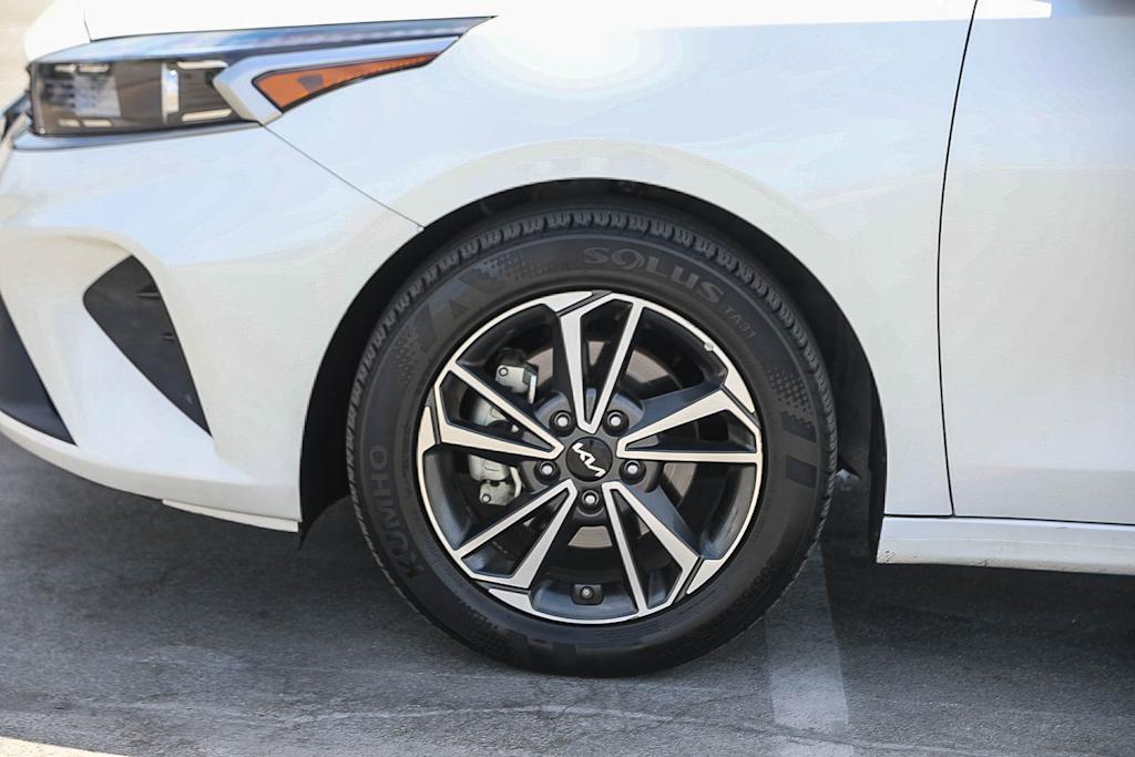Thumbnail: 2023 Kia Forte - 6