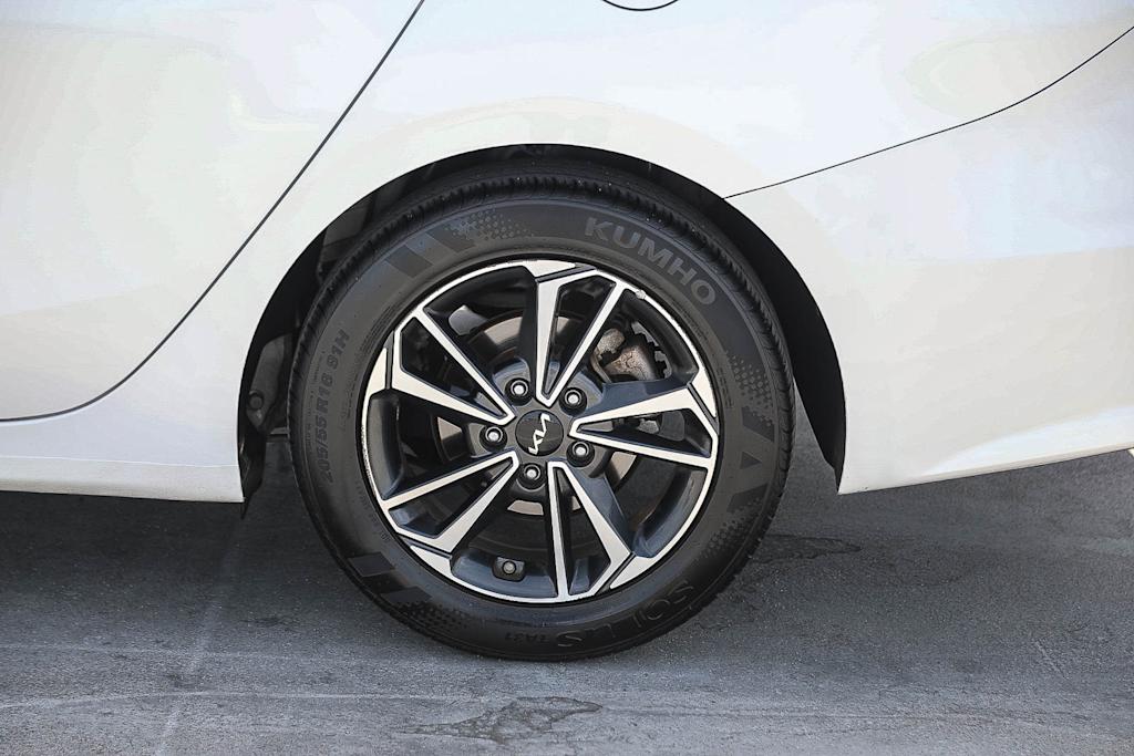 Thumbnail: 2023 Kia Forte - 21