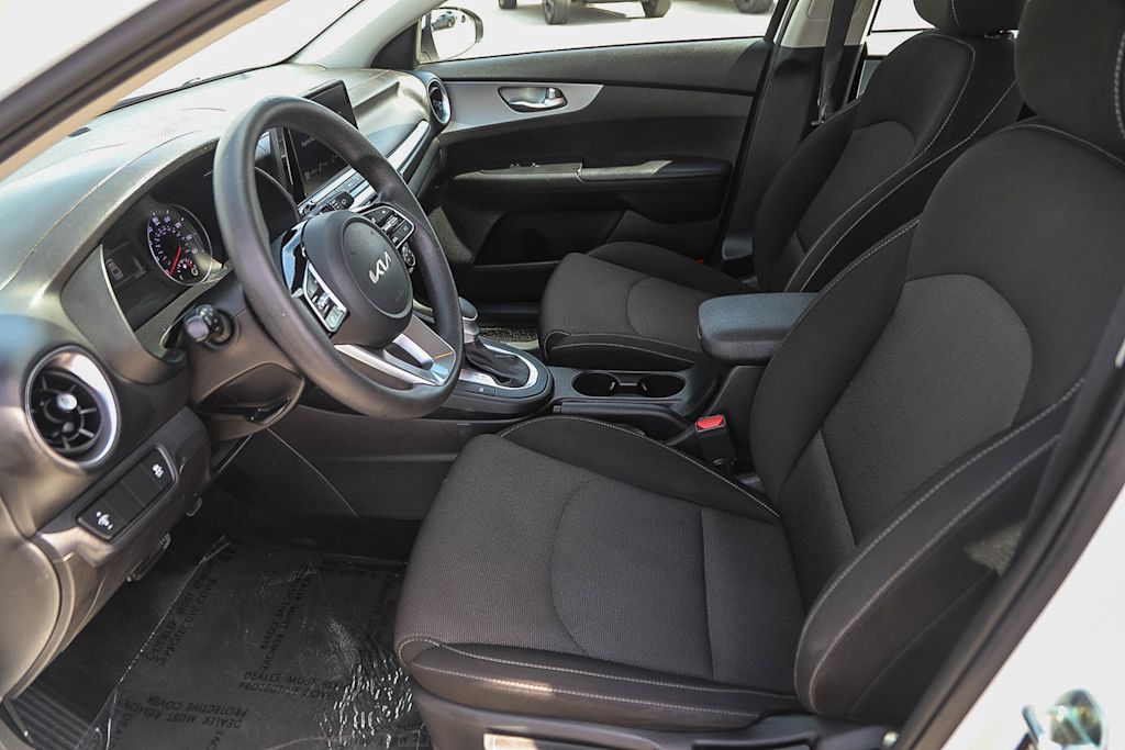 Thumbnail: 2023 Kia Forte - 10