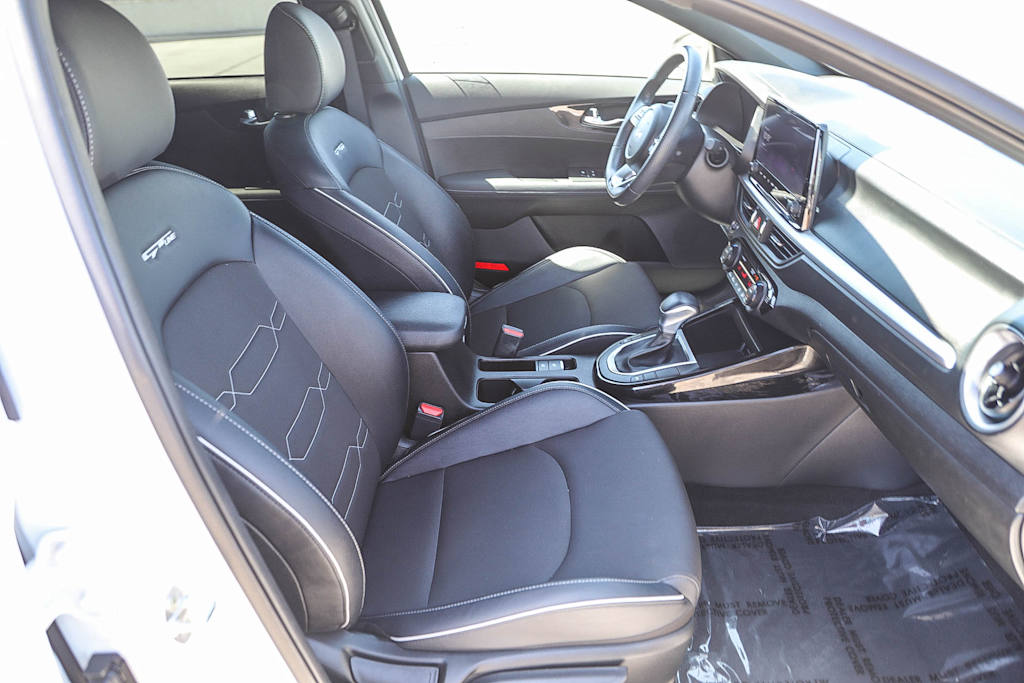 Thumbnail: 2023 Kia Forte - 9