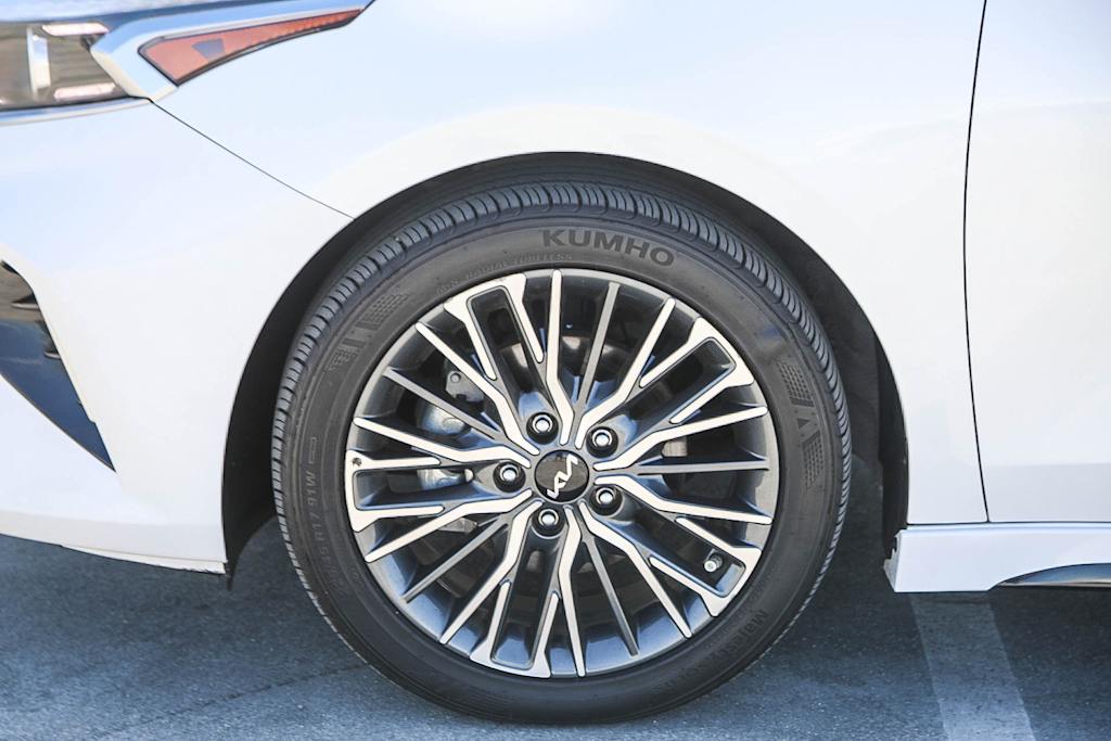 Thumbnail: 2023 Kia Forte - 6