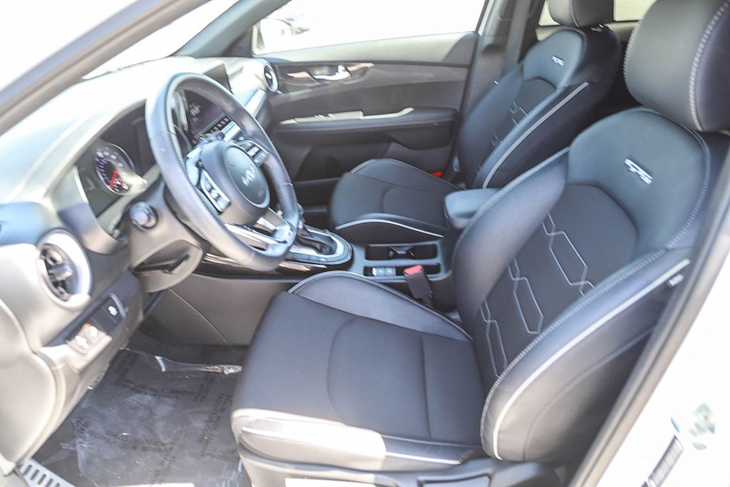 Thumbnail: 2023 Kia Forte - 10