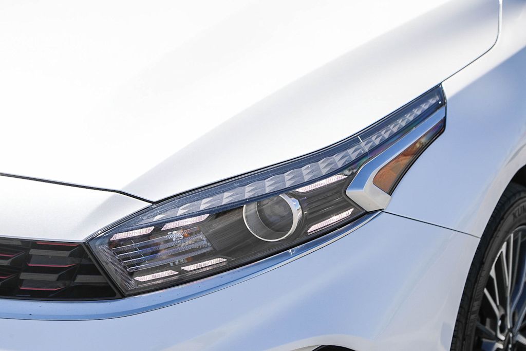 Thumbnail: 2023 Kia Forte - 18