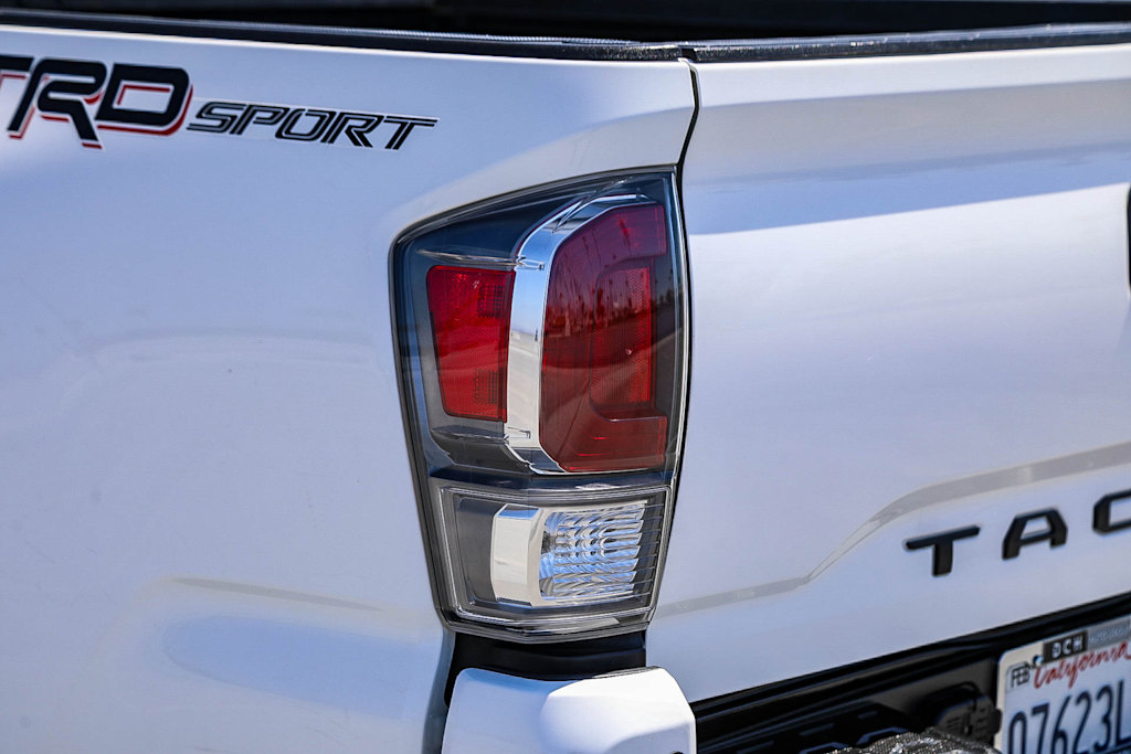 Thumbnail: 2022 Toyota Tacoma - 19