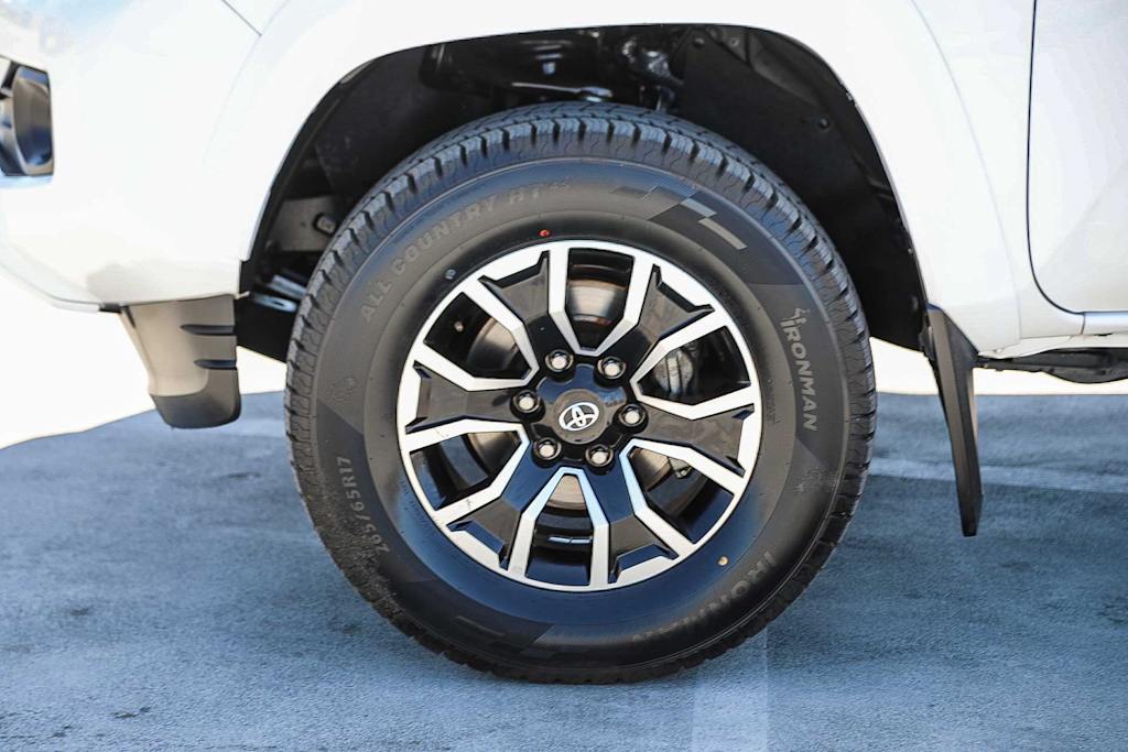 Thumbnail: 2022 Toyota Tacoma - 6