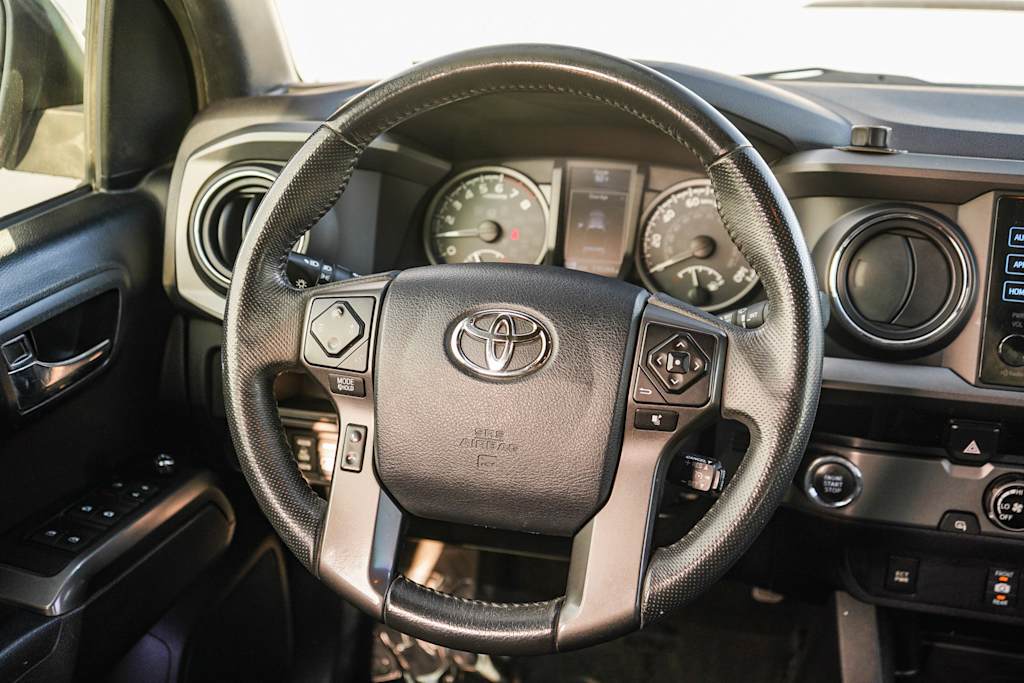 2017 Toyota Tacoma TRD Sport 9