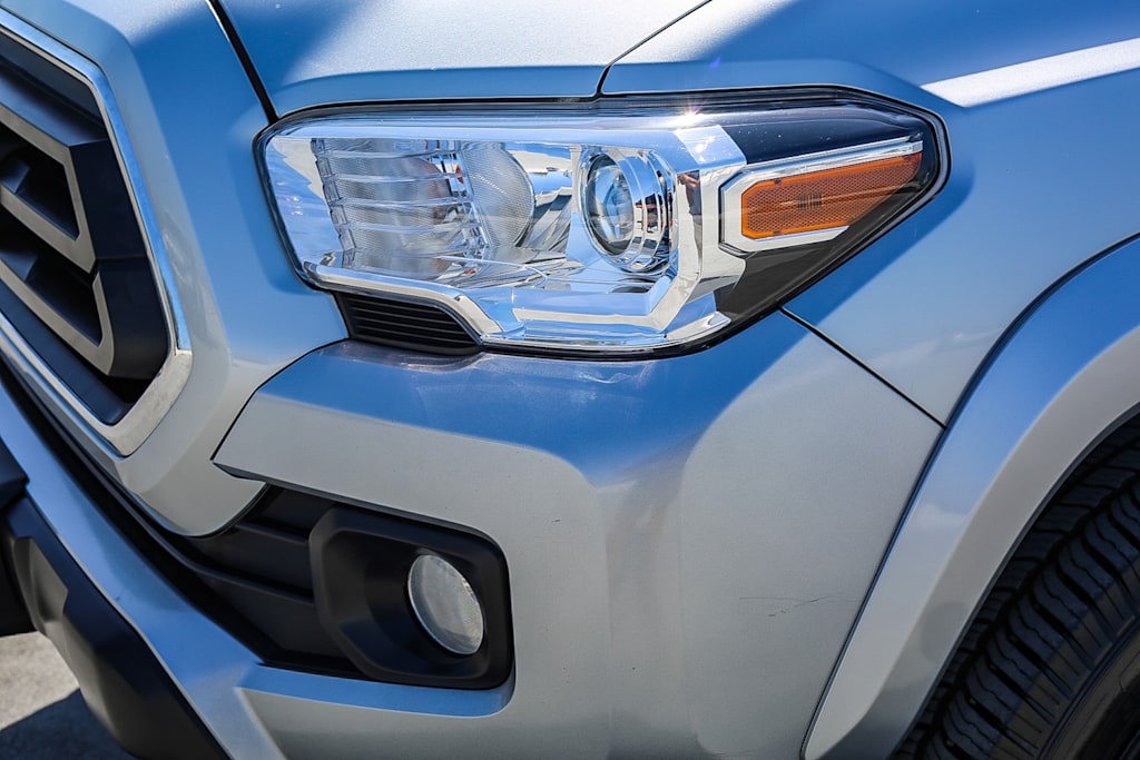 Thumbnail: 2022 Toyota Tacoma - 10