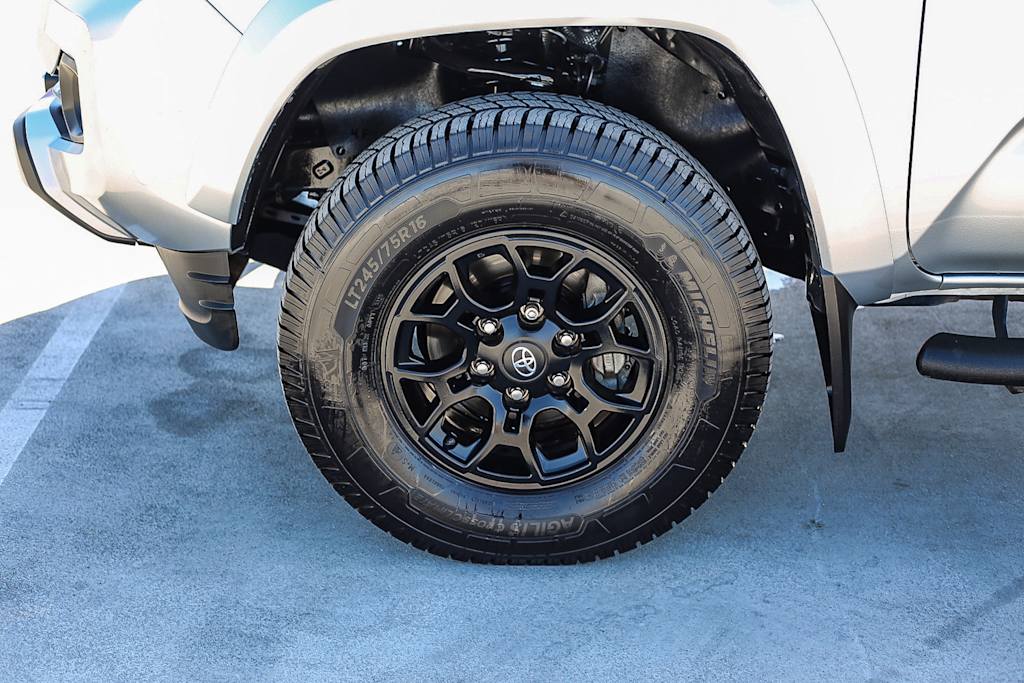 Thumbnail: 2022 Toyota Tacoma - 5