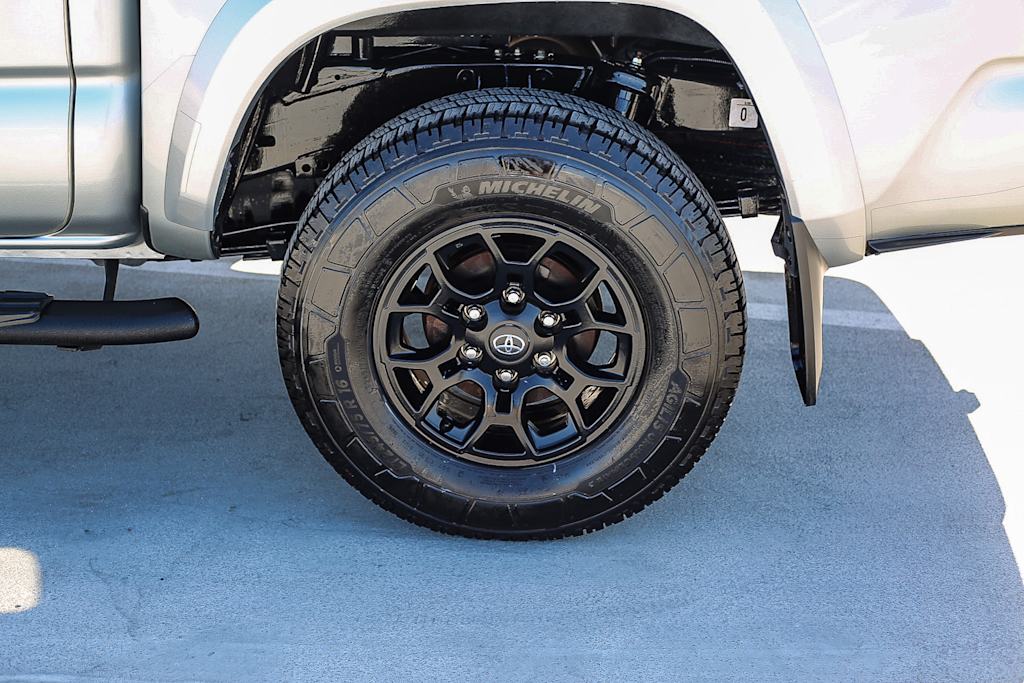 Thumbnail: 2022 Toyota Tacoma - 12