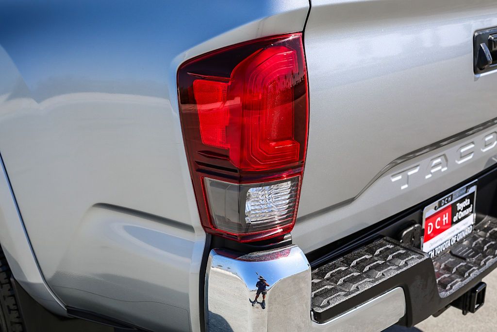 Thumbnail: 2022 Toyota Tacoma - 11