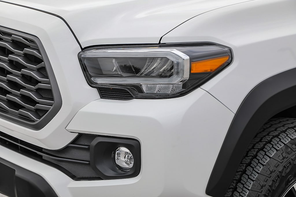 Thumbnail: 2023 Toyota Tacoma - 20