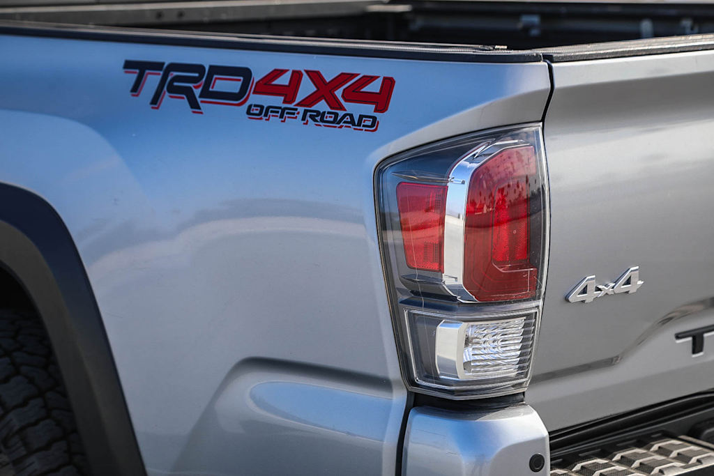 Thumbnail: 2020 Toyota Tacoma - 21